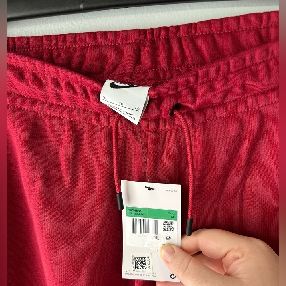 NWT Nike women’s XL pomegranate red mid rise loose fit joggers - Picture 6 of 11